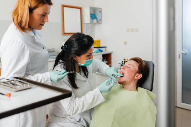 Best Emergency Tooth Extraction  in New Johnsonville, TN